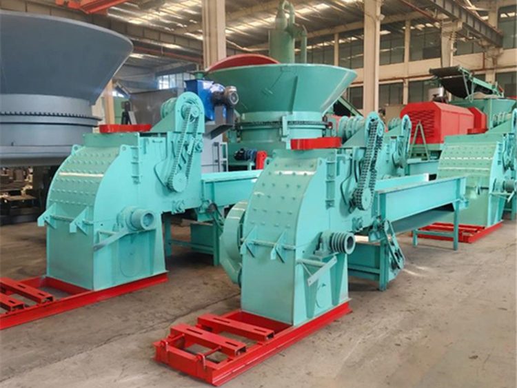 1300 model forced feed wood crusher