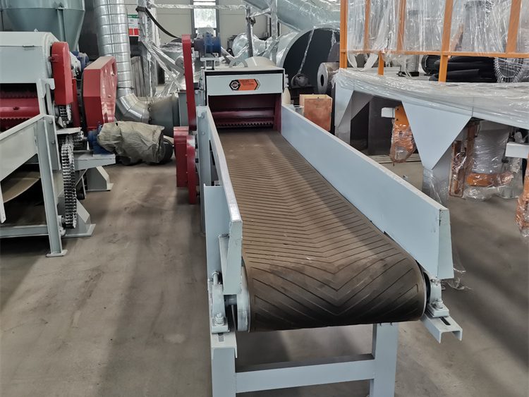 500 model forced feed wood crusher
