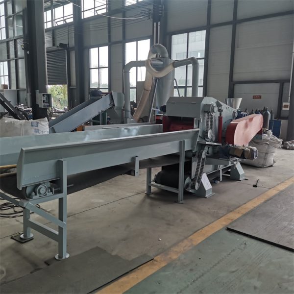 1000 model forced feed wood crusher